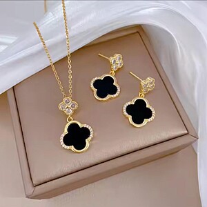 SET BIJUTERII ELEGANT FLOARE DE ONIX